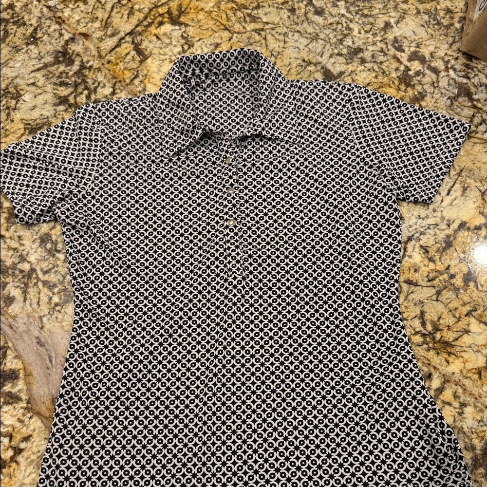 Women’s Patterned Golf Shirt.